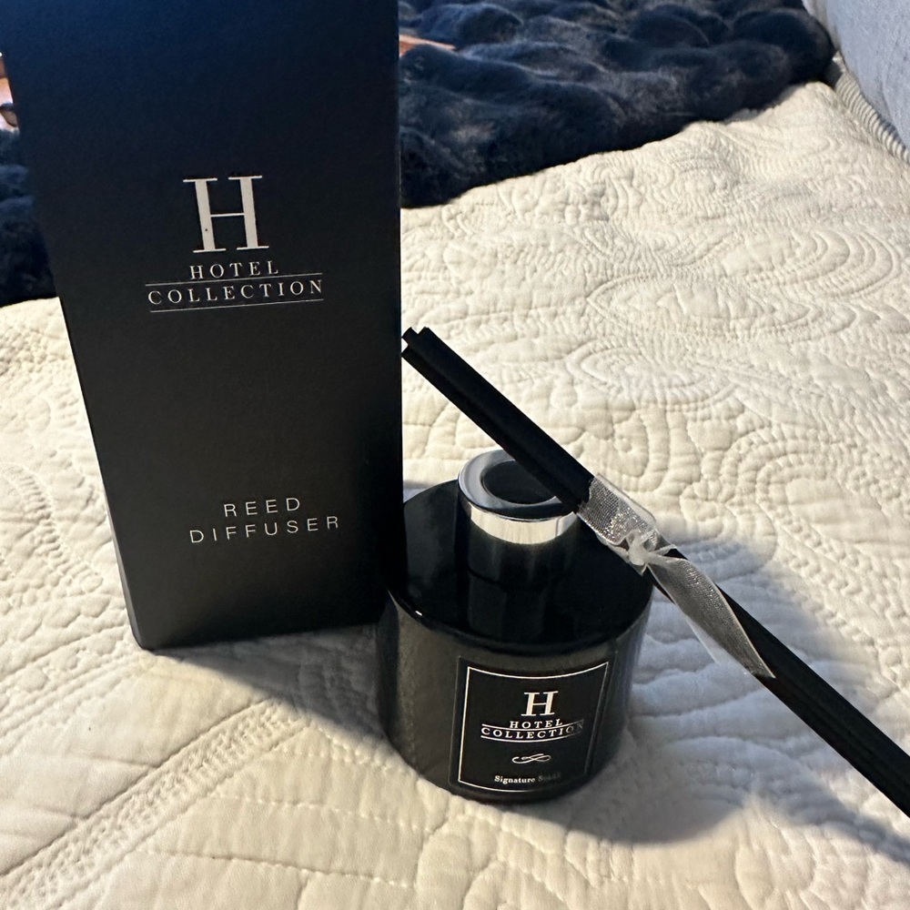 Hotel Collection Black Reed Diffuser Set with Matching Box, Autumn Pine - Picture 3 of 7